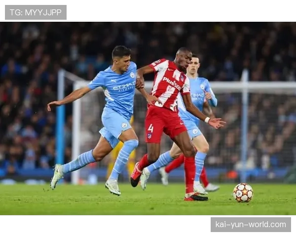 西蒙尼442体系灵活多变 右路推进较左路更为激进 西蒙尼442体系灵活多变 右路推进较左路更为激进